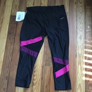 Jockey Sport Zig Zag Mid-Rise Capri Leggings-SZ S